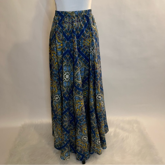 Beautiful Flowy Maxi Dress Made in India With Small Rope Waist Tie Size Small - Picture 3 of 12